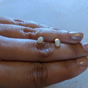 🌸 3 for $7 🌸 small opal earrings